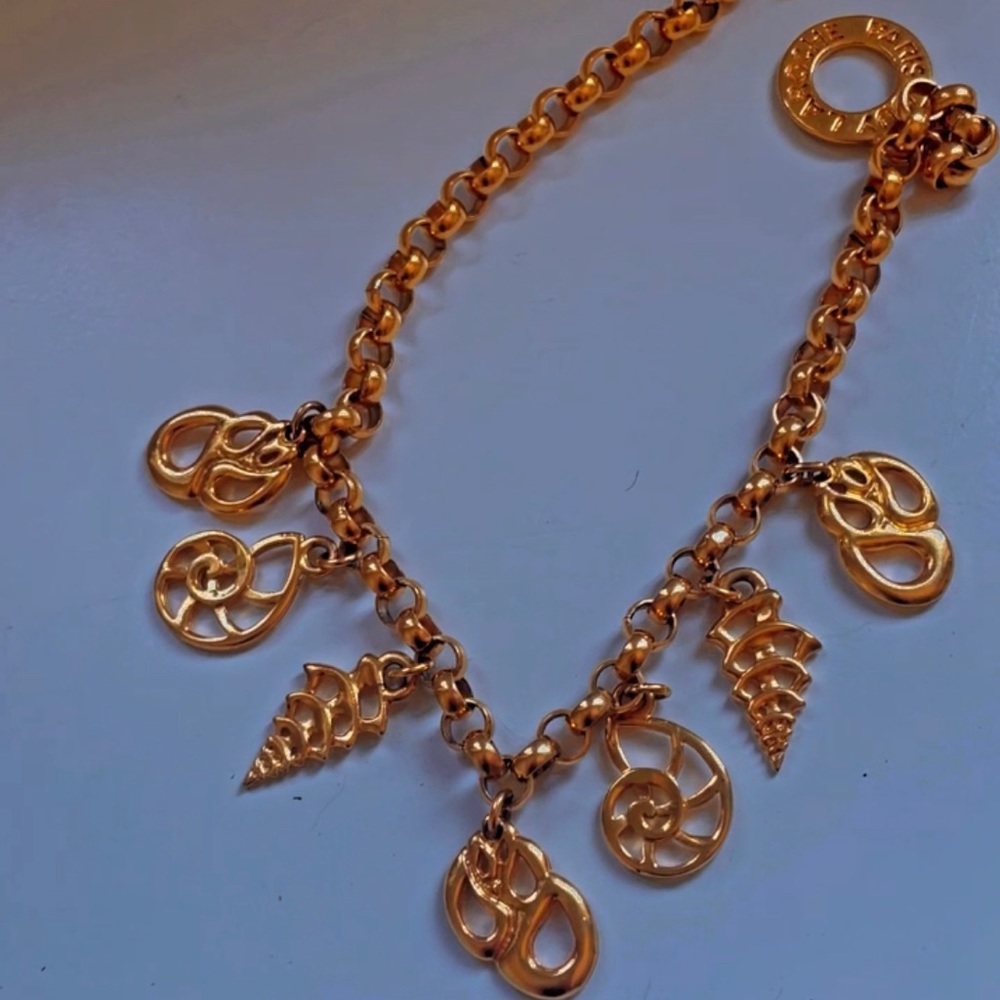 Guylaroche shells golden necklace